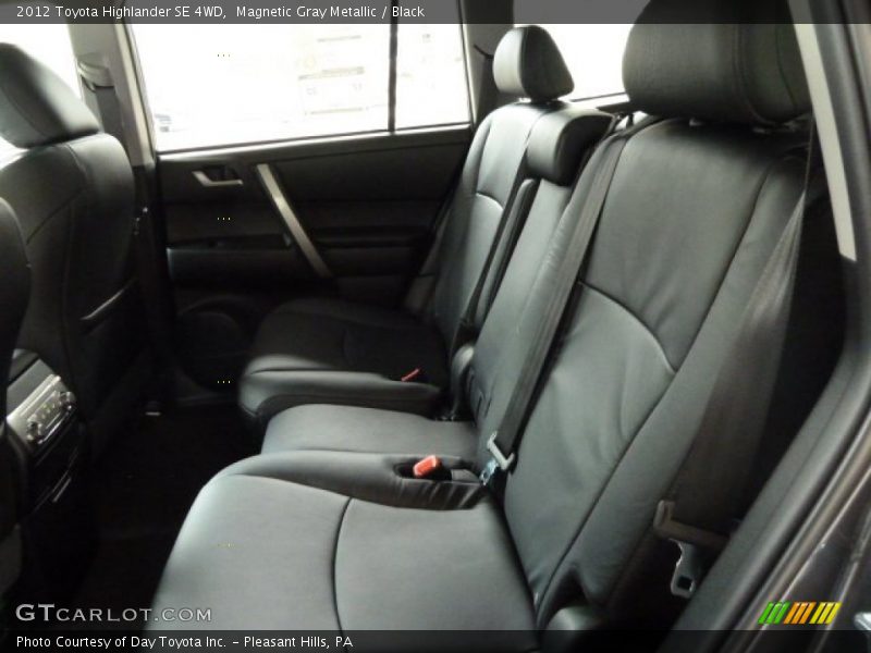 Magnetic Gray Metallic / Black 2012 Toyota Highlander SE 4WD