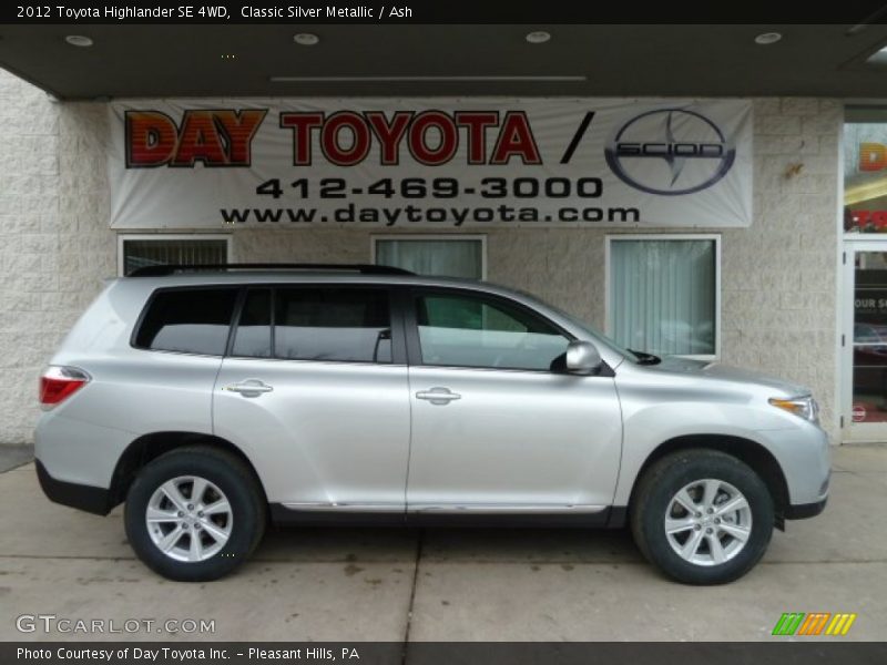 Classic Silver Metallic / Ash 2012 Toyota Highlander SE 4WD