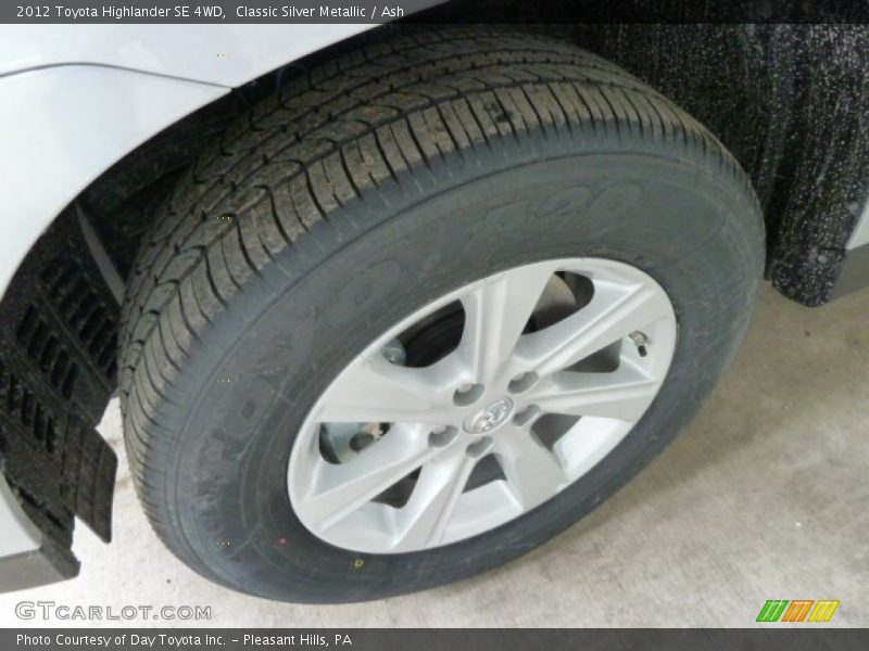 Classic Silver Metallic / Ash 2012 Toyota Highlander SE 4WD