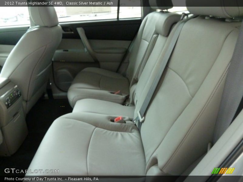 Classic Silver Metallic / Ash 2012 Toyota Highlander SE 4WD