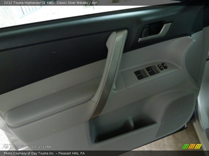Classic Silver Metallic / Ash 2012 Toyota Highlander SE 4WD