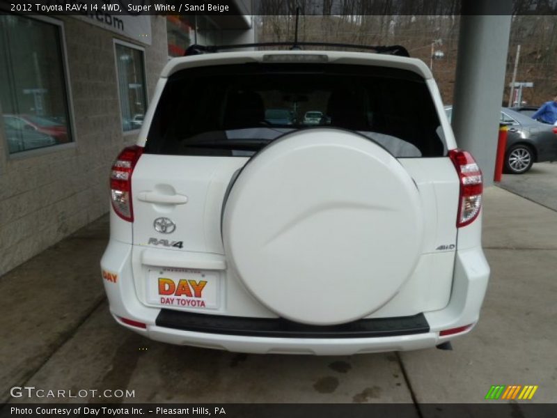 Super White / Sand Beige 2012 Toyota RAV4 I4 4WD