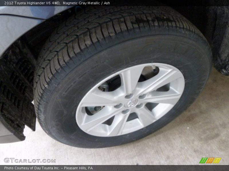 Magnetic Gray Metallic / Ash 2012 Toyota Highlander V6 4WD
