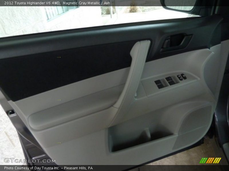 Magnetic Gray Metallic / Ash 2012 Toyota Highlander V6 4WD