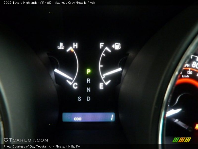 Magnetic Gray Metallic / Ash 2012 Toyota Highlander V6 4WD