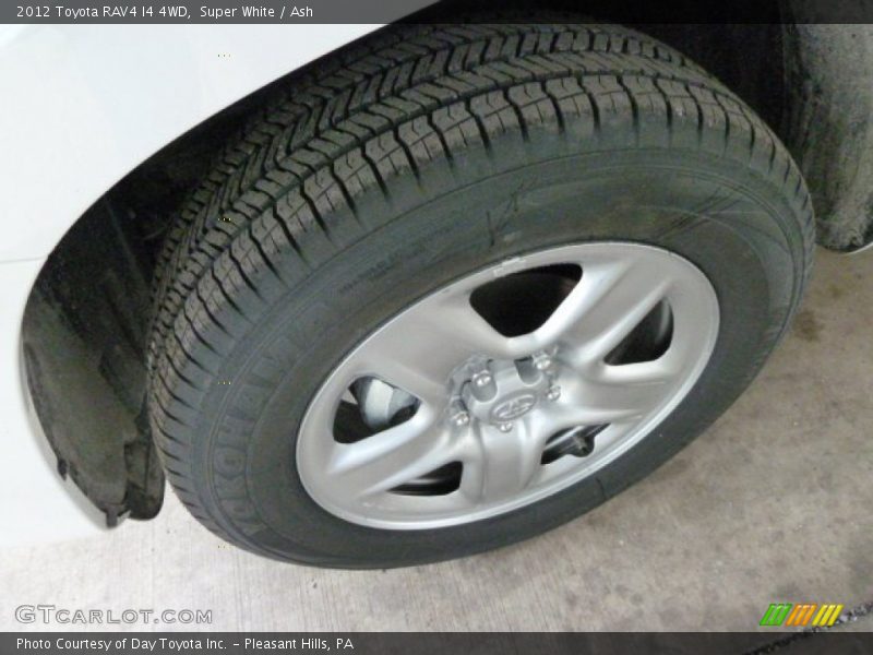 Super White / Ash 2012 Toyota RAV4 I4 4WD
