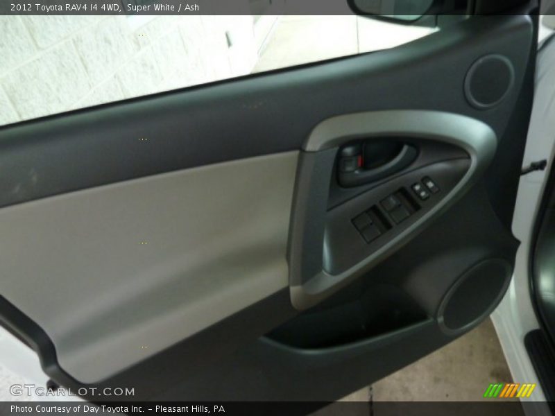 Super White / Ash 2012 Toyota RAV4 I4 4WD