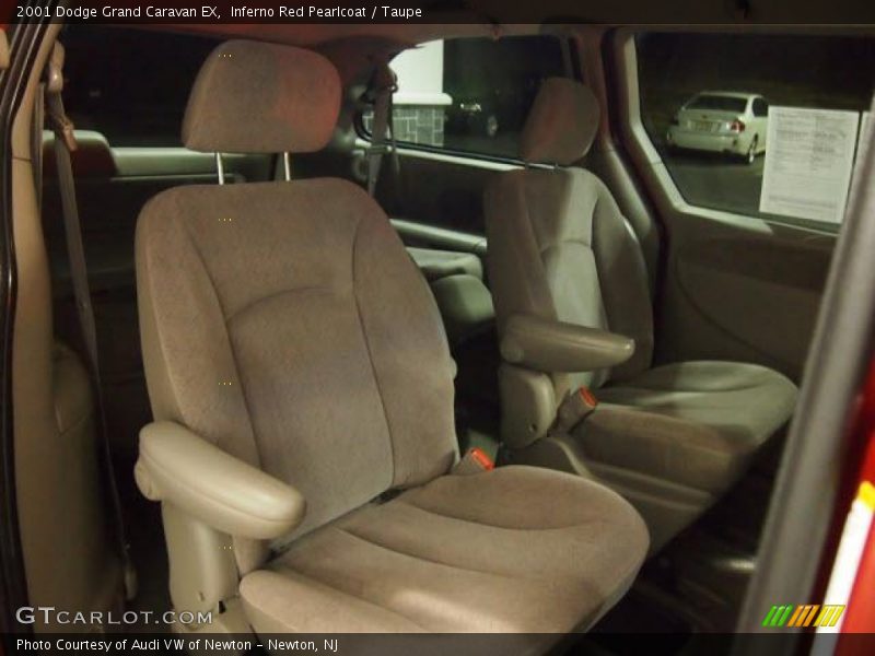 Inferno Red Pearlcoat / Taupe 2001 Dodge Grand Caravan EX