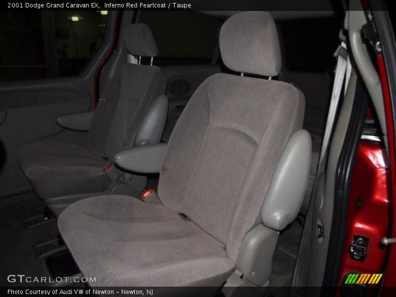 Inferno Red Pearlcoat / Taupe 2001 Dodge Grand Caravan EX