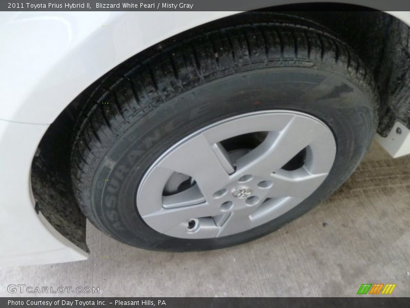 Blizzard White Pearl / Misty Gray 2011 Toyota Prius Hybrid II