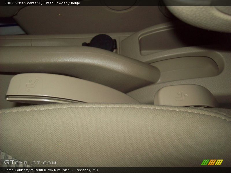 Fresh Powder / Beige 2007 Nissan Versa SL