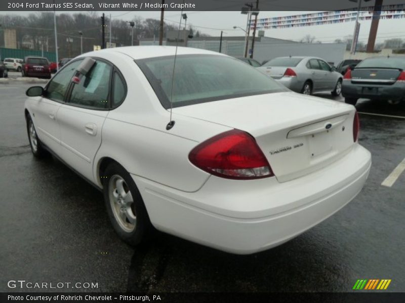 Vibrant White / Medium Graphite 2004 Ford Taurus SES Sedan
