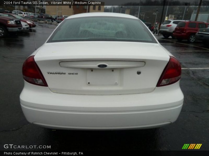 Vibrant White / Medium Graphite 2004 Ford Taurus SES Sedan