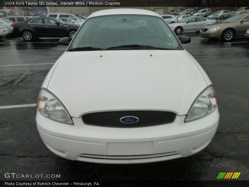Vibrant White / Medium Graphite 2004 Ford Taurus SES Sedan