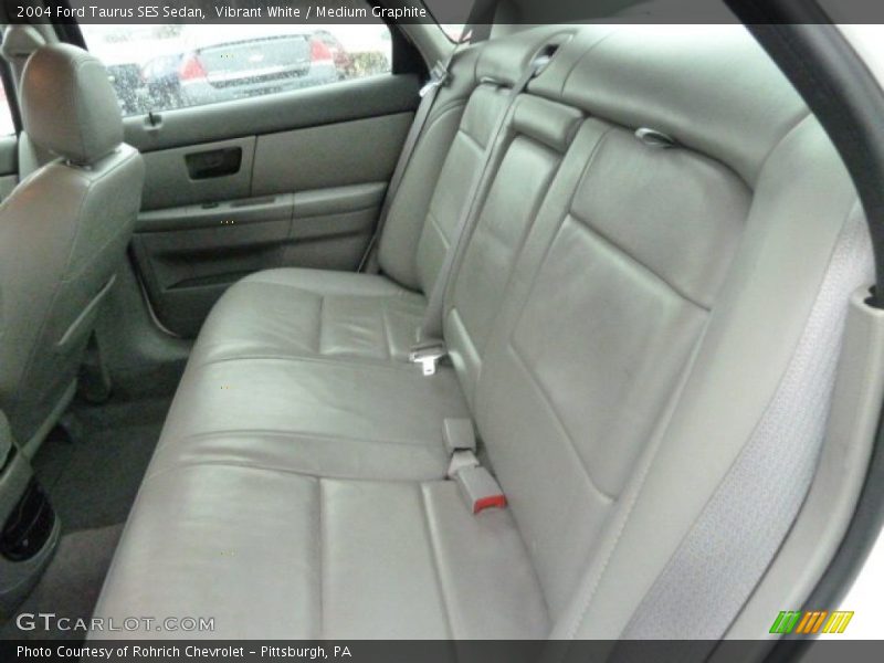 Vibrant White / Medium Graphite 2004 Ford Taurus SES Sedan