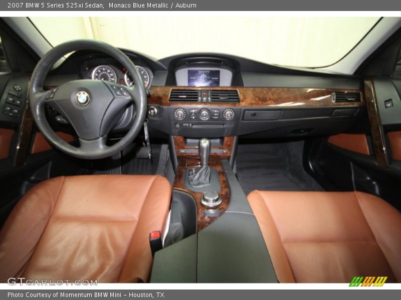 Dashboard of 2007 5 Series 525xi Sedan