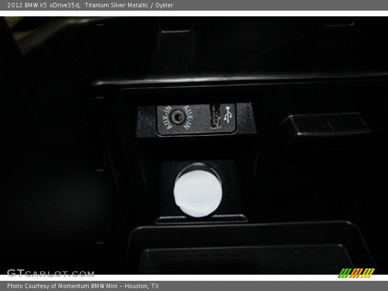 Titanium Silver Metallic / Oyster 2012 BMW X5 xDrive35d