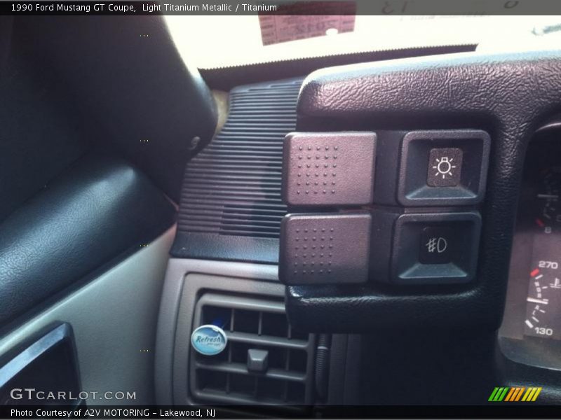 Light Titanium Metallic / Titanium 1990 Ford Mustang GT Coupe