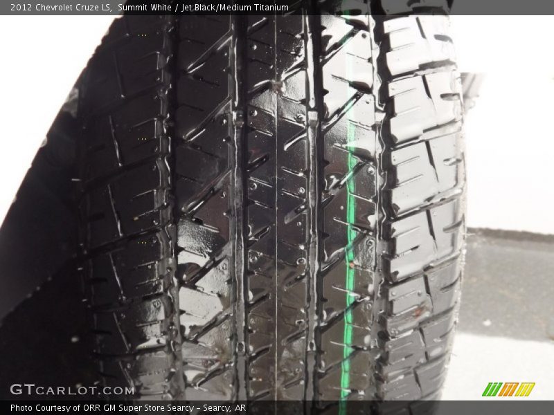 Summit White / Jet Black/Medium Titanium 2012 Chevrolet Cruze LS