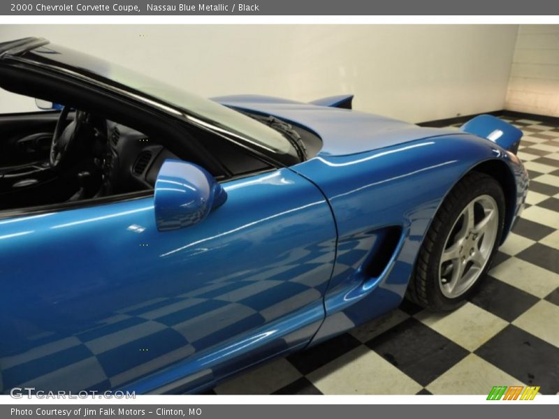 Nassau Blue Metallic / Black 2000 Chevrolet Corvette Coupe