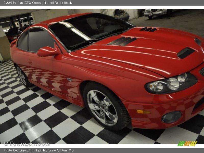 Torrid Red / Black 2004 Pontiac GTO Coupe