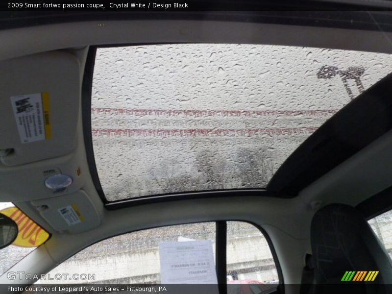 Crystal White / Design Black 2009 Smart fortwo passion coupe