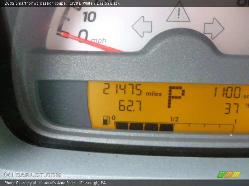 Crystal White / Design Black 2009 Smart fortwo passion coupe