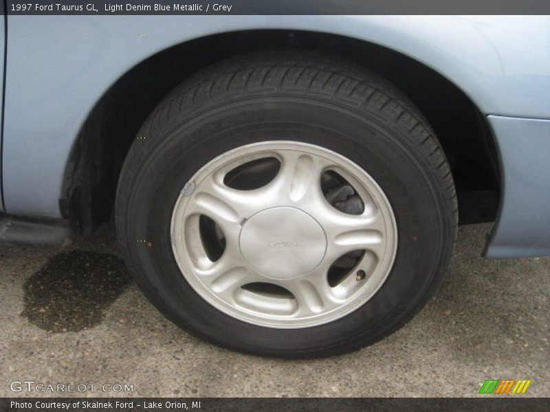 Light Denim Blue Metallic / Grey 1997 Ford Taurus GL