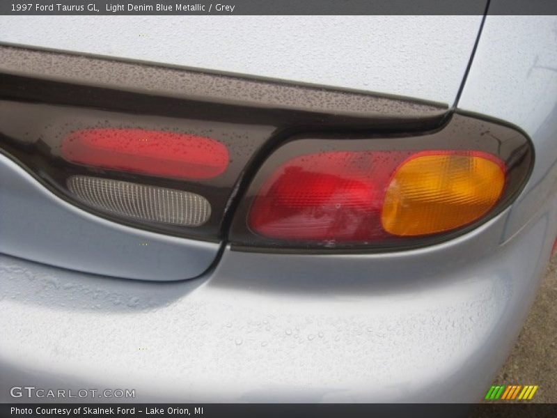 Light Denim Blue Metallic / Grey 1997 Ford Taurus GL