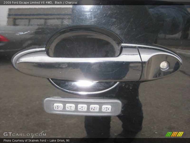 Black / Charcoal 2009 Ford Escape Limited V6 4WD