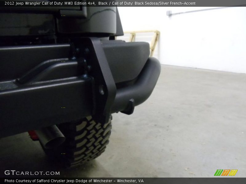 Black / Call of Duty: Black Sedosa/Silver French-Accent 2012 Jeep Wrangler Call of Duty: MW3 Edition 4x4