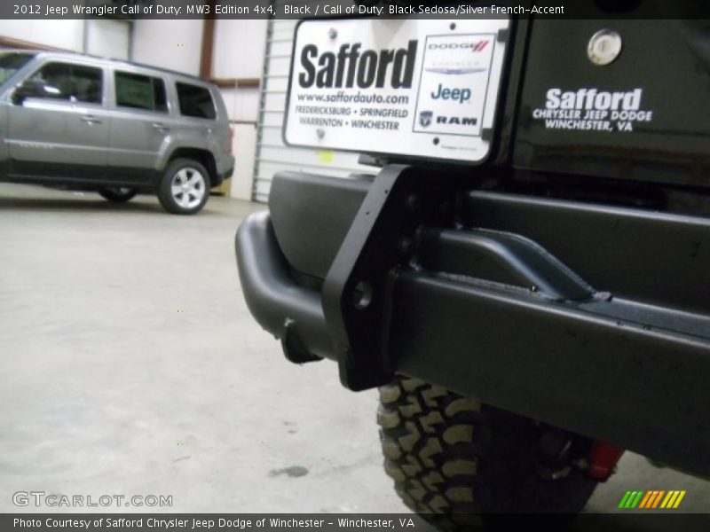Black / Call of Duty: Black Sedosa/Silver French-Accent 2012 Jeep Wrangler Call of Duty: MW3 Edition 4x4