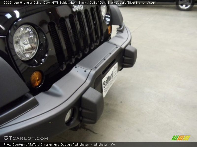 Black / Call of Duty: Black Sedosa/Silver French-Accent 2012 Jeep Wrangler Call of Duty: MW3 Edition 4x4