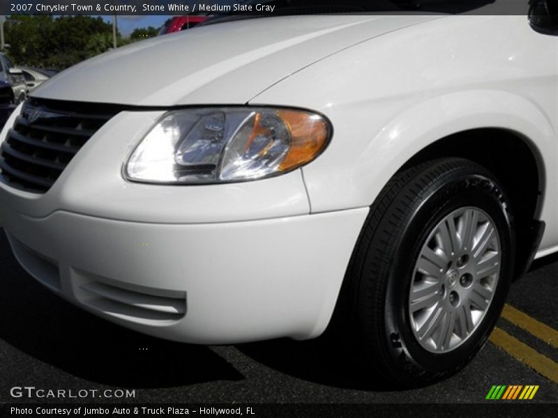 Stone White / Medium Slate Gray 2007 Chrysler Town & Country