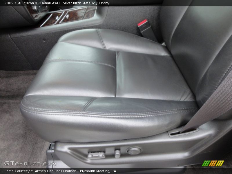 Silver Birch Metallic / Ebony 2009 GMC Yukon XL Denali AWD