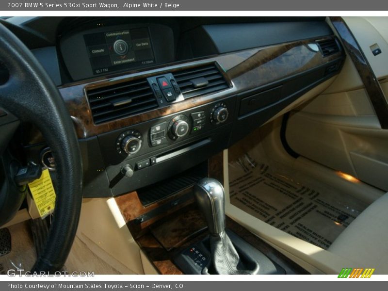 Alpine White / Beige 2007 BMW 5 Series 530xi Sport Wagon