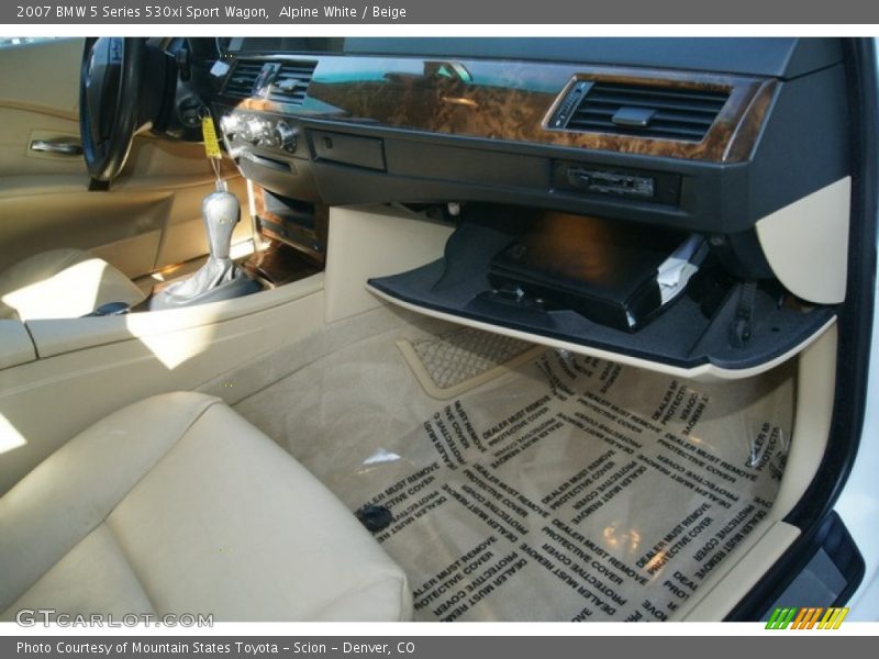 Alpine White / Beige 2007 BMW 5 Series 530xi Sport Wagon