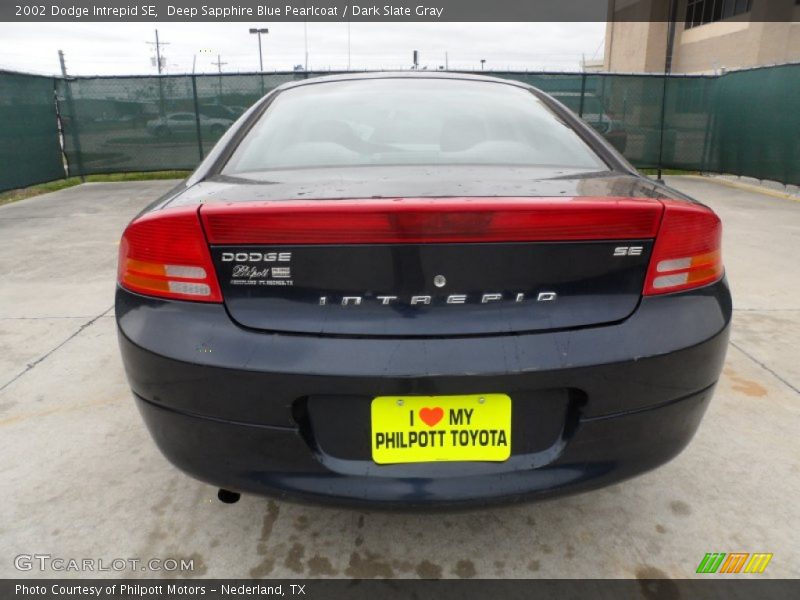 Deep Sapphire Blue Pearlcoat / Dark Slate Gray 2002 Dodge Intrepid SE