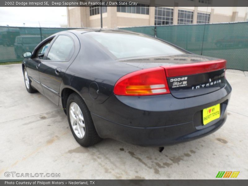 Deep Sapphire Blue Pearlcoat / Dark Slate Gray 2002 Dodge Intrepid SE