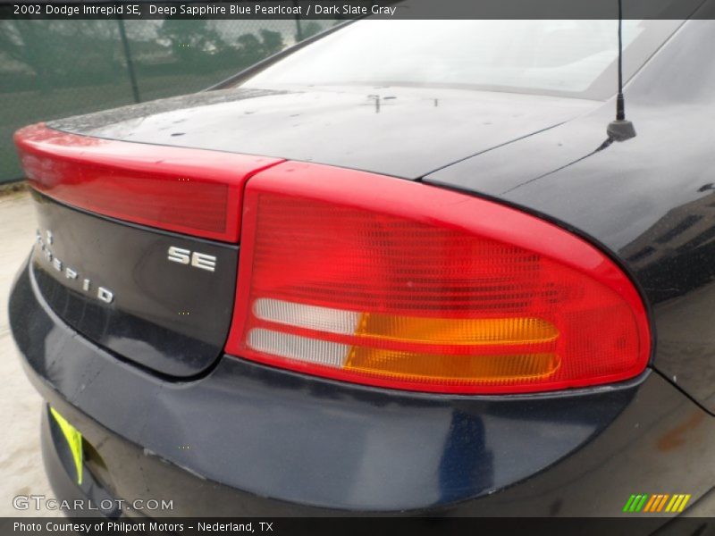Deep Sapphire Blue Pearlcoat / Dark Slate Gray 2002 Dodge Intrepid SE