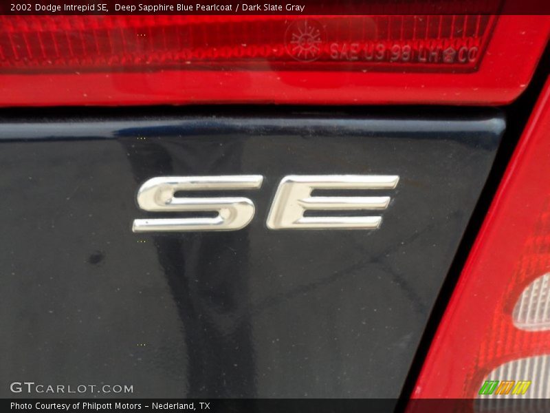 Deep Sapphire Blue Pearlcoat / Dark Slate Gray 2002 Dodge Intrepid SE