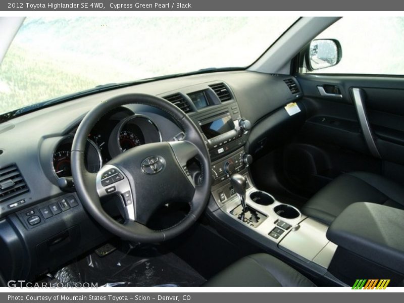 Cypress Green Pearl / Black 2012 Toyota Highlander SE 4WD