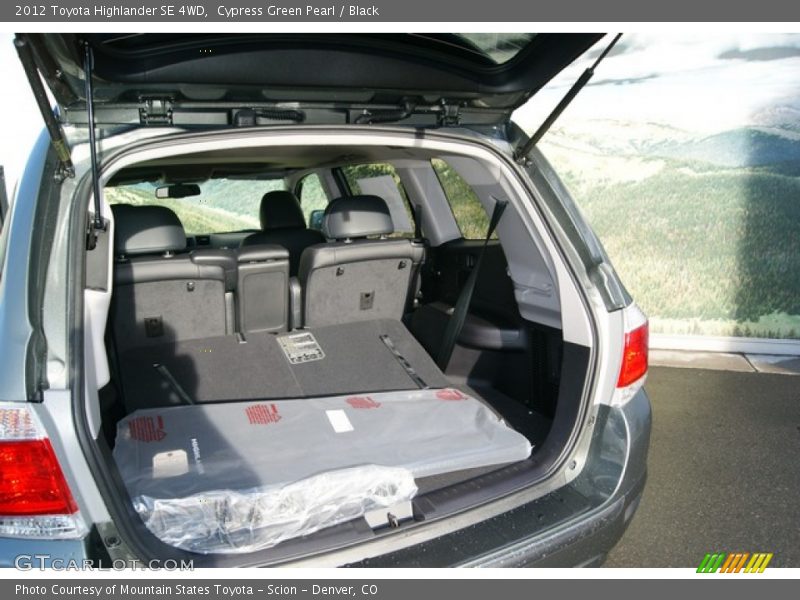 Cypress Green Pearl / Black 2012 Toyota Highlander SE 4WD