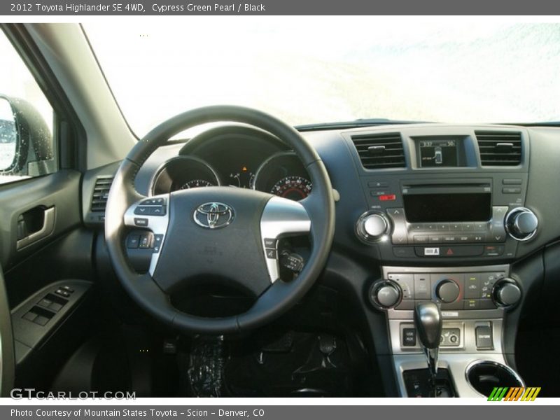 Cypress Green Pearl / Black 2012 Toyota Highlander SE 4WD