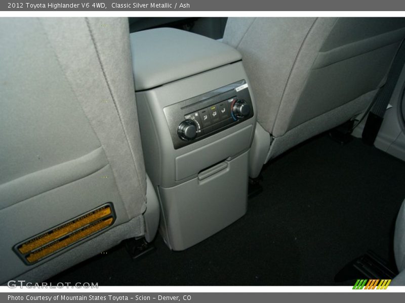 Classic Silver Metallic / Ash 2012 Toyota Highlander V6 4WD