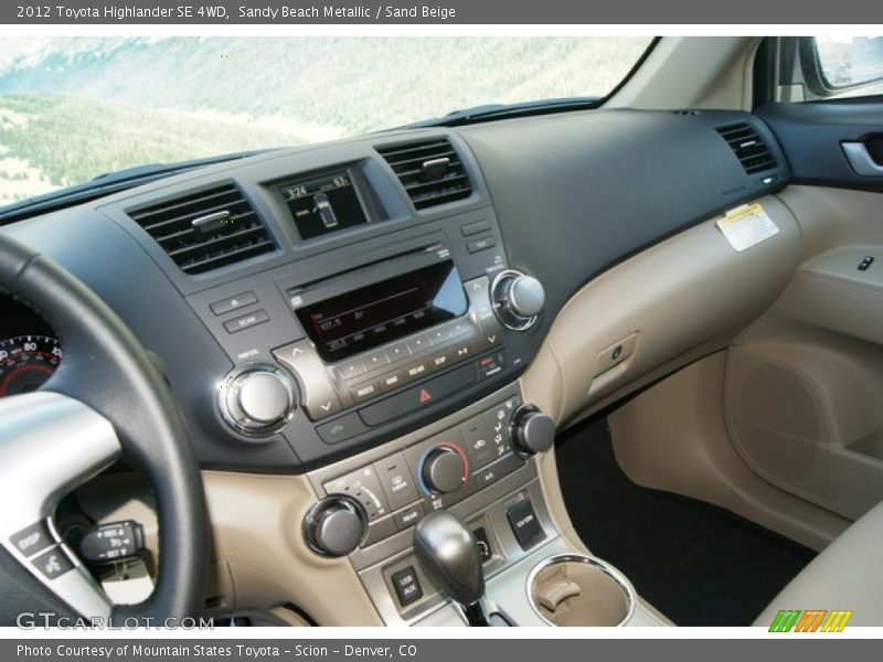 Sandy Beach Metallic / Sand Beige 2012 Toyota Highlander SE 4WD