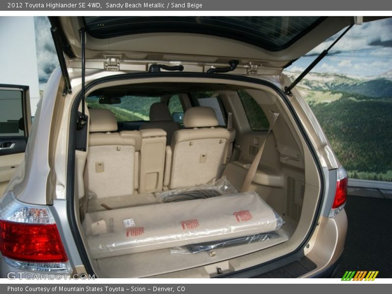 Sandy Beach Metallic / Sand Beige 2012 Toyota Highlander SE 4WD