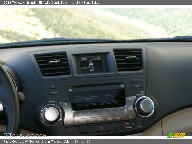 Sandy Beach Metallic / Sand Beige 2012 Toyota Highlander SE 4WD