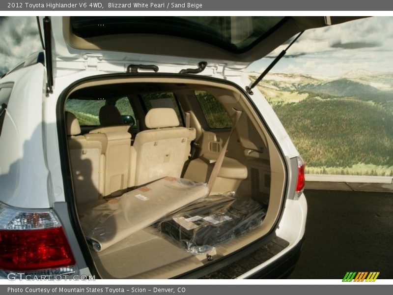 Blizzard White Pearl / Sand Beige 2012 Toyota Highlander V6 4WD