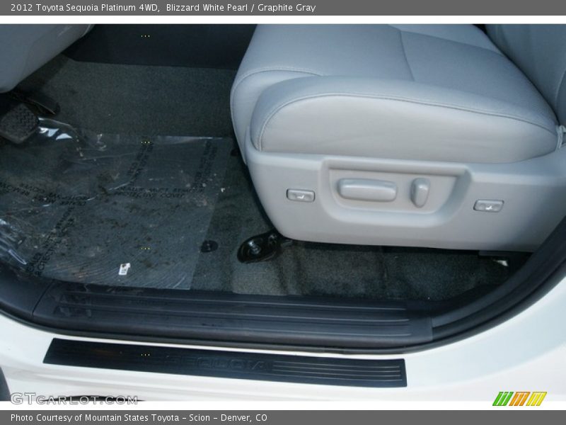 Blizzard White Pearl / Graphite Gray 2012 Toyota Sequoia Platinum 4WD